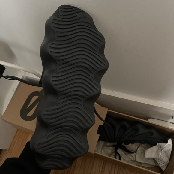 Utility Black Yeezy 450 main image 4